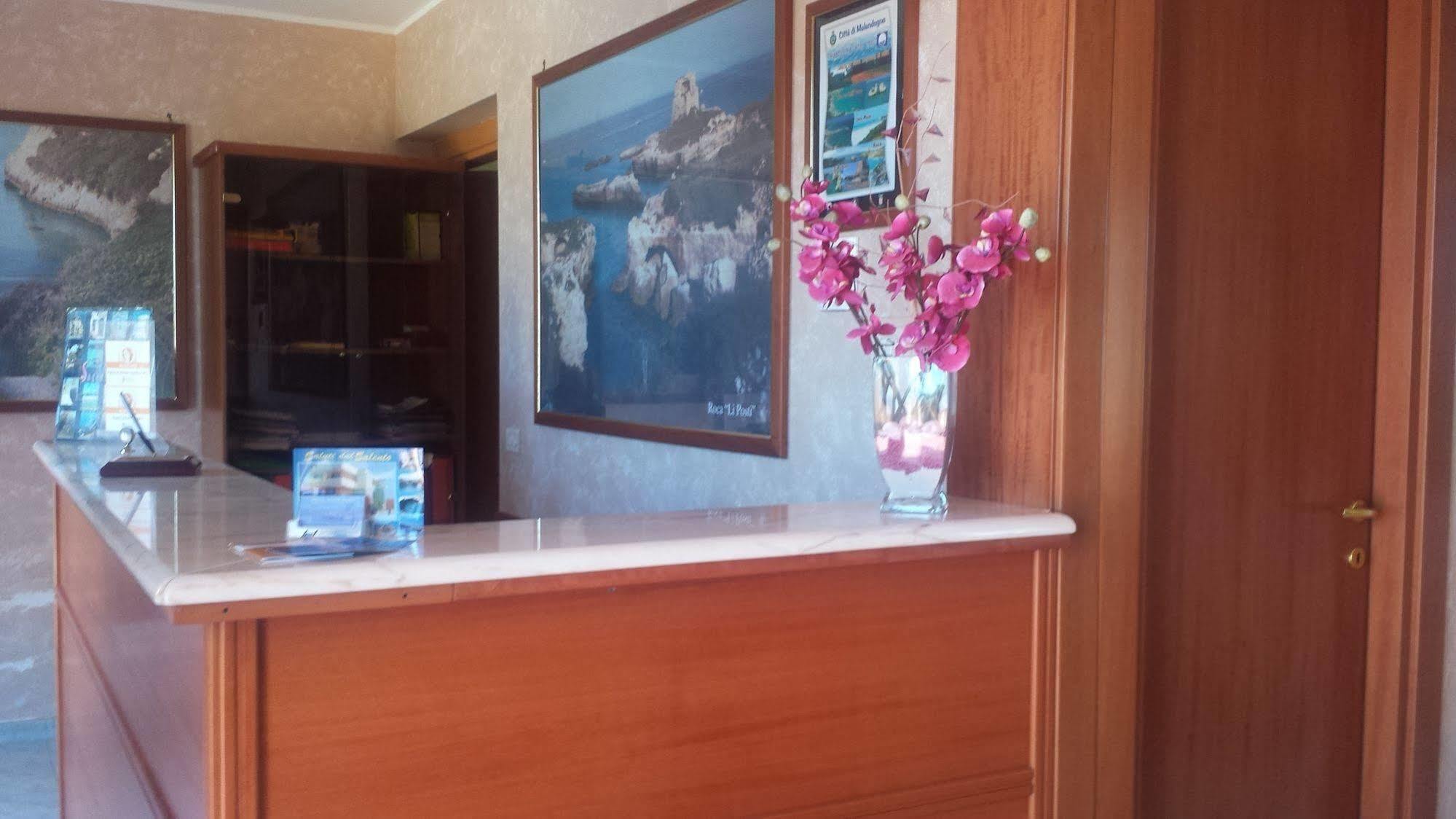 Hotel Mare Blu Torre dell'Orso Bagian luar foto