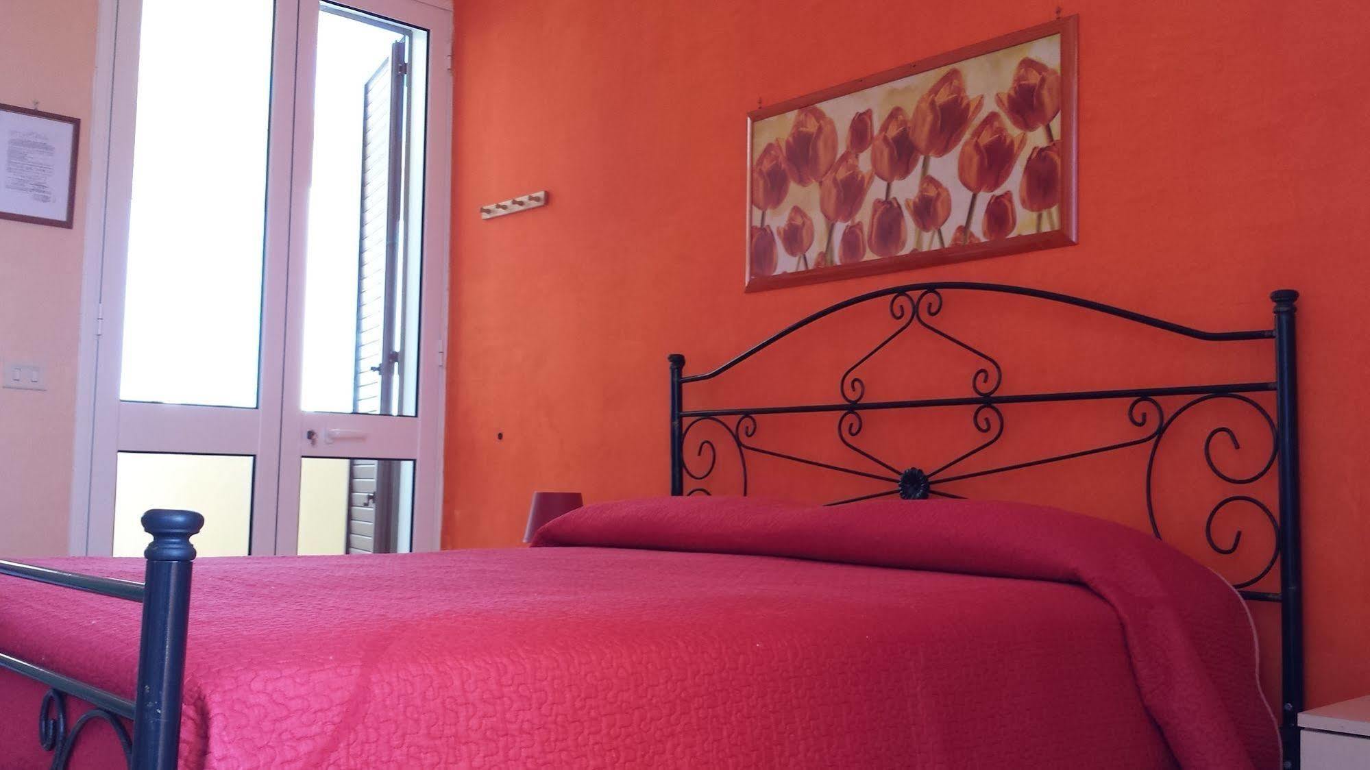Hotel Mare Blu Torre dell'Orso Bagian luar foto